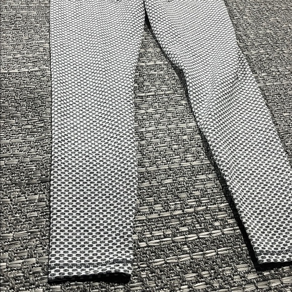 Scrunched Butt Leggings Grey & White - Picture 4 of 10